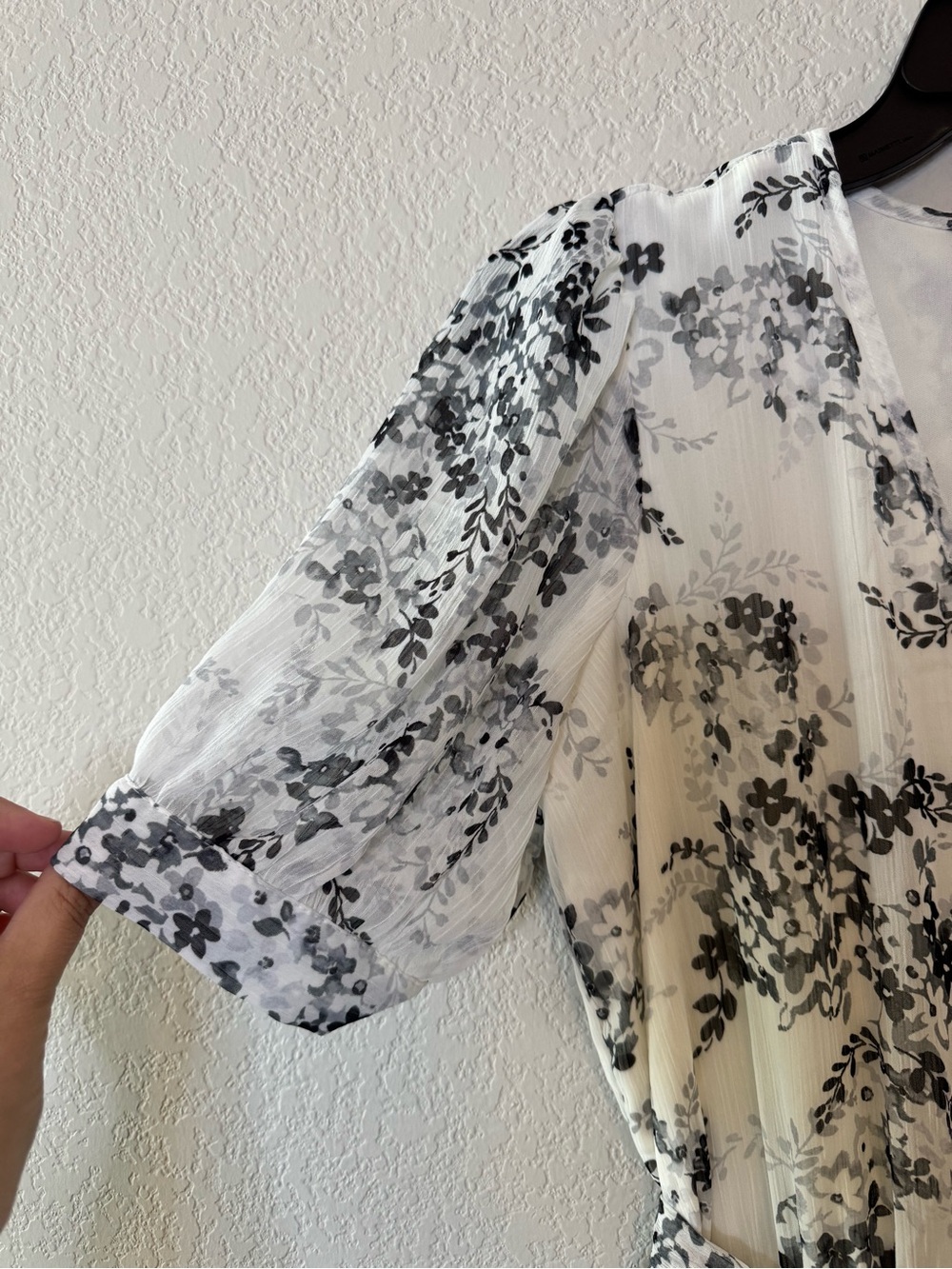 Calvin Klein Floral Chiffon Ruffle Hem Maxi Dress NEW Size 2 - Picture 4 of 13